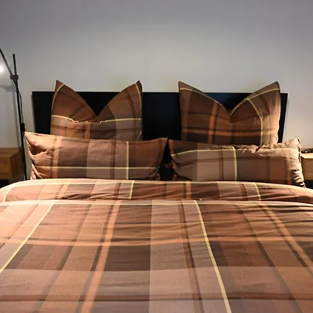 Apartamento Eiwelhome - Stilvoll, Urban-ruhig Schlafen, Bahnhofsnah, Balkon *