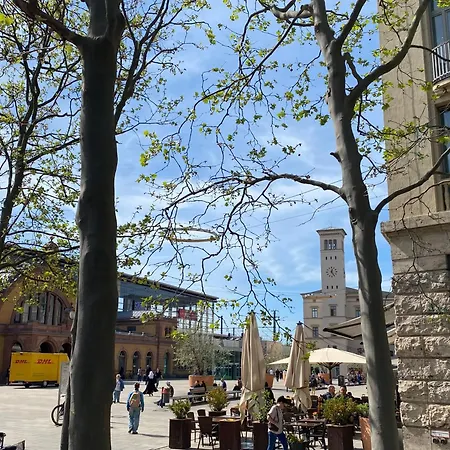 Eiwelhome - Stilvoll, Urban-ruhig Schlafen, Bahnhofsnah, Balkon Daire *