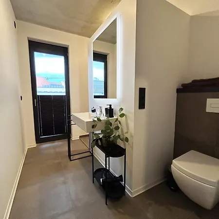 Apartment Eiwelhome - Stilvoll, Urban-ruhig Schlafen, Bahnhofsnah, Balkon *