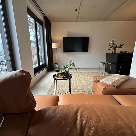 Eiwelhome - Stilvoll, Urban-ruhig Schlafen, Bahnhofsnah, Balkon Apartment