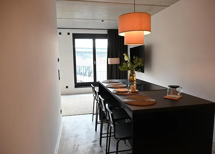 Apartment Eiwelhome - Stilvoll, Urban-ruhig Schlafen, Bahnhofsnah, Balkon