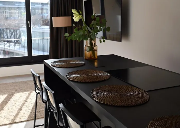 Eiwelhome - Stilvoll, Urban-ruhig Schlafen, Bahnhofsnah, Balkon *