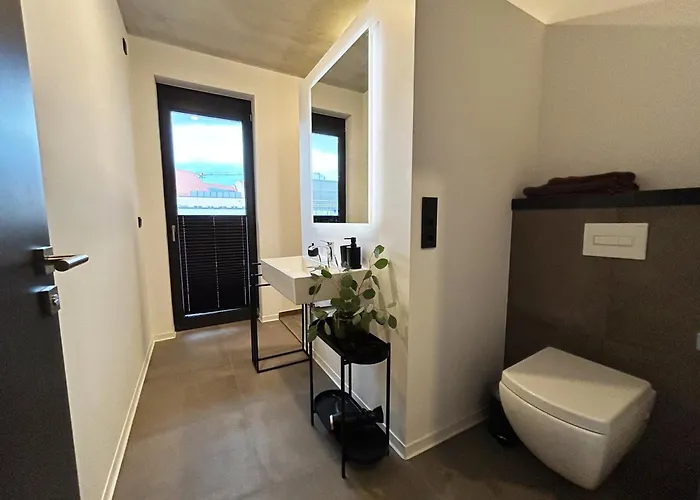 Daire Eiwelhome - Stilvoll, Urban-ruhig Schlafen, Bahnhofsnah, Balkon *