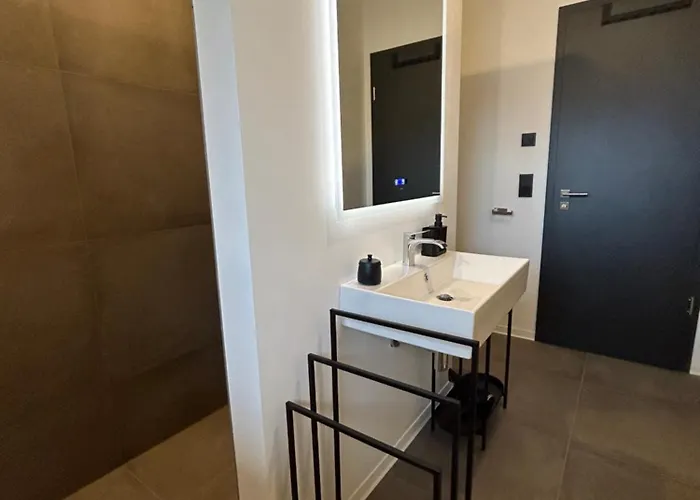 Daire Eiwelhome - Stilvoll, Urban-ruhig Schlafen, Bahnhofsnah, Balkon Erfurt